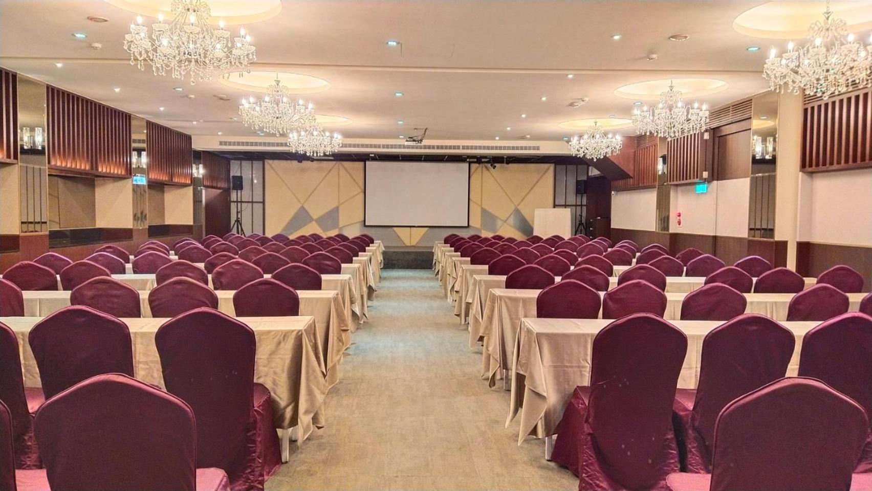 Ful Won Hotel Тайджун Екстериор снимка