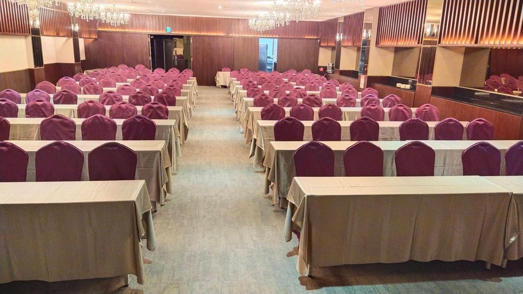 Ful Won Hotel Тайджун Екстериор снимка