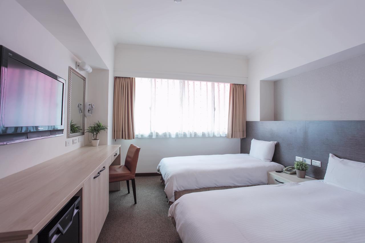 Ful Won Hotel Тайджун Екстериор снимка