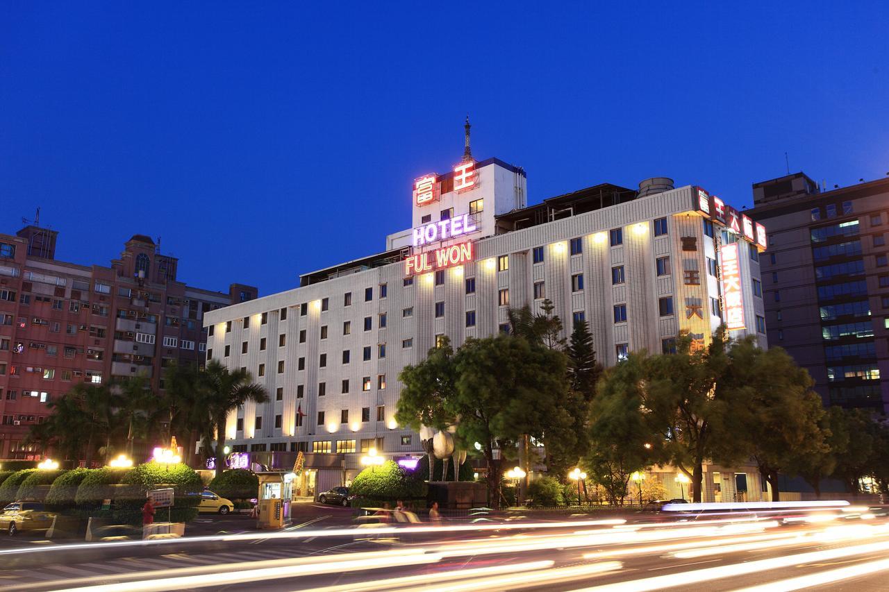 Ful Won Hotel Тайджун Екстериор снимка