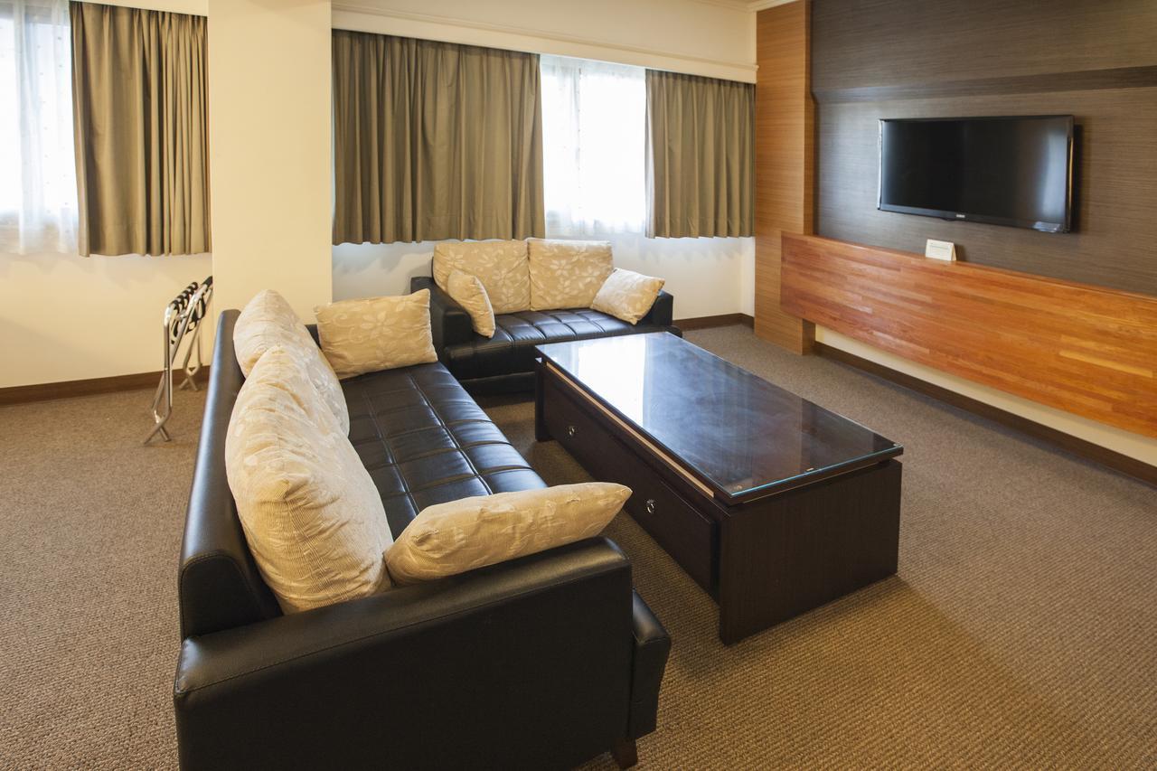 Ful Won Hotel Тайджун Екстериор снимка