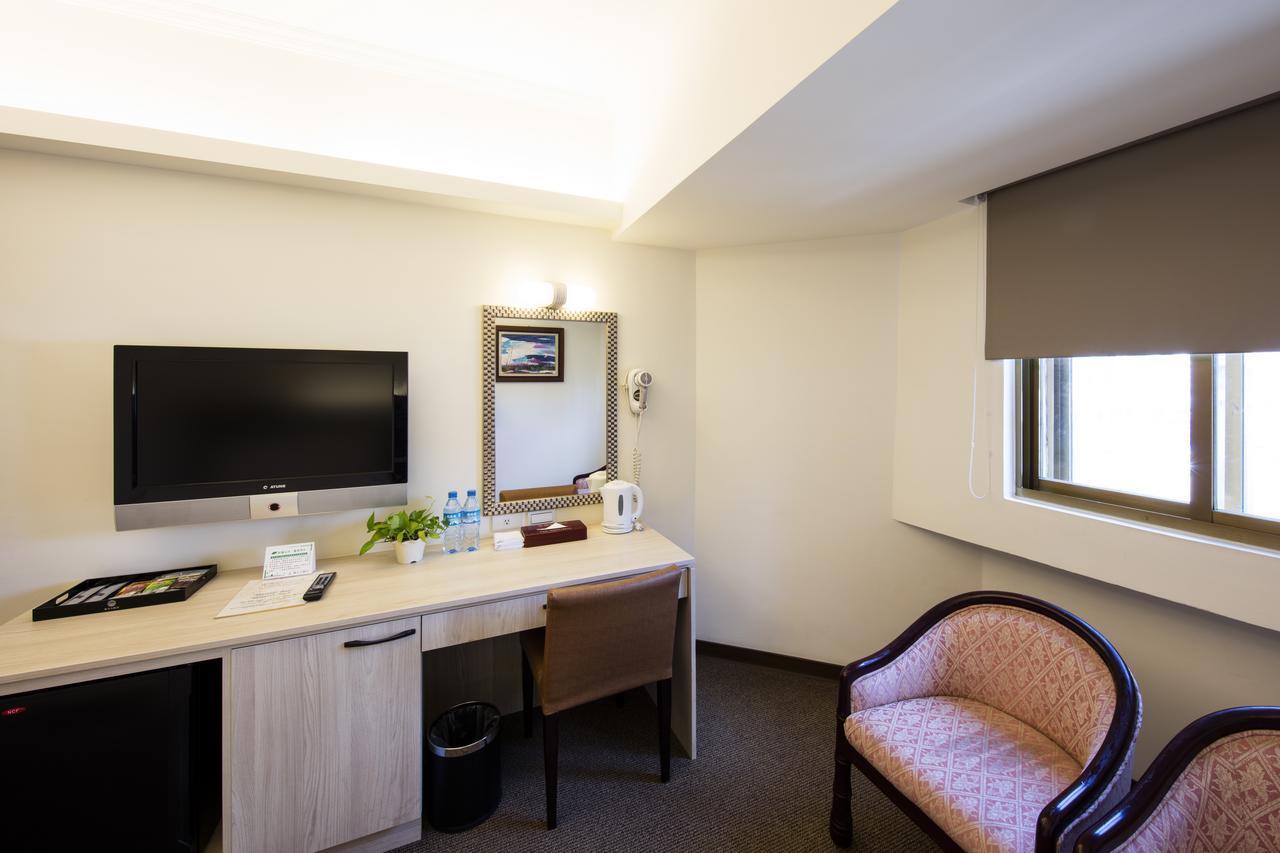 Ful Won Hotel Тайджун Екстериор снимка