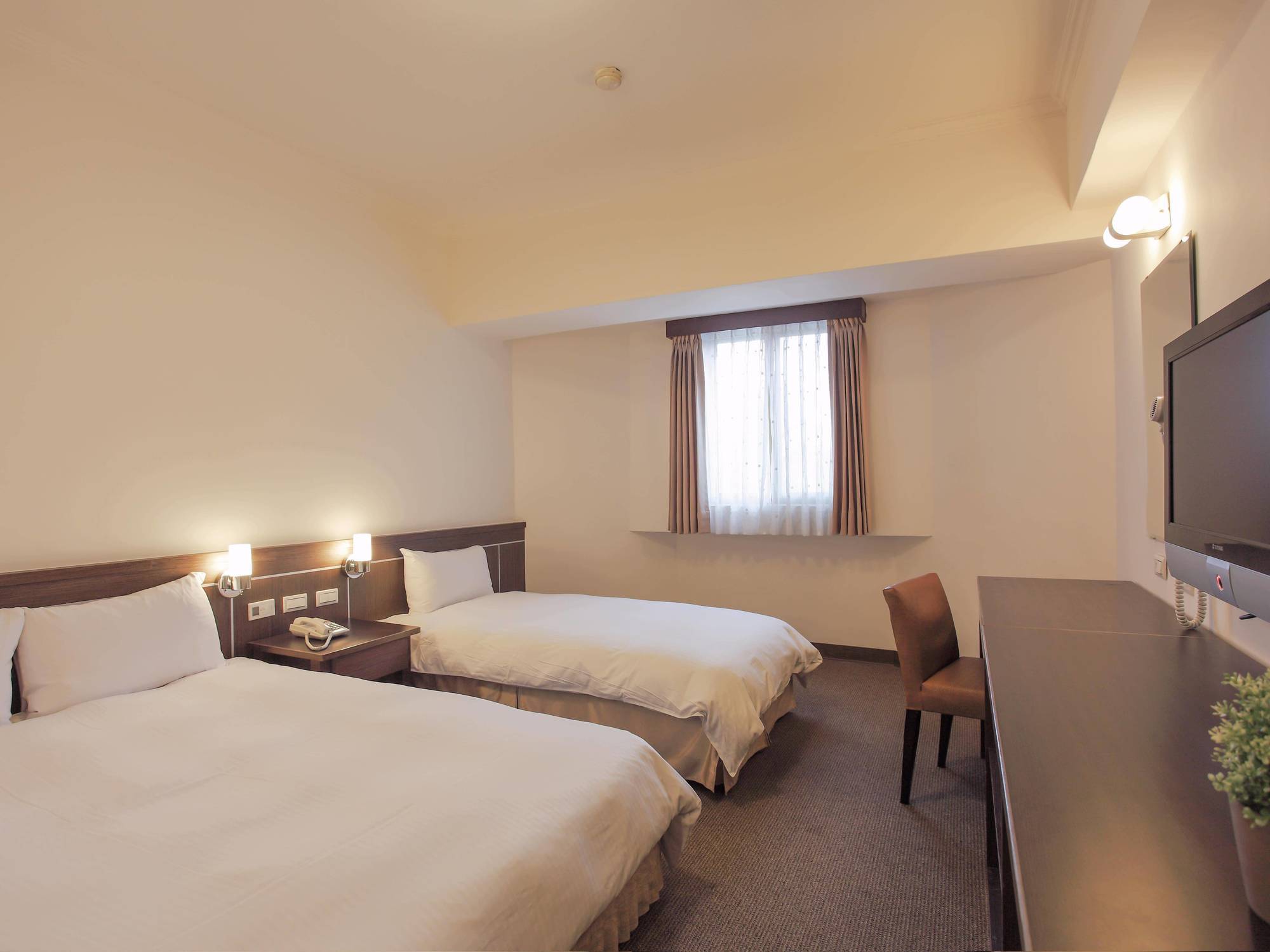 Ful Won Hotel Тайджун Екстериор снимка