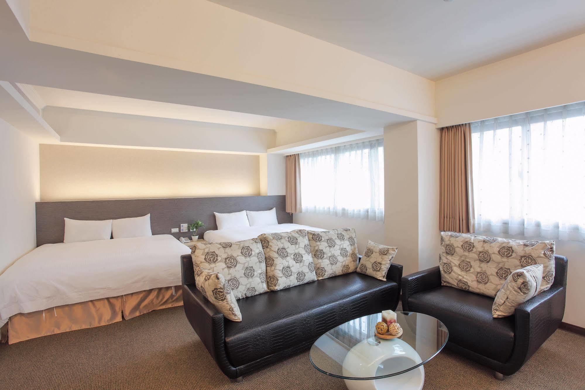 Ful Won Hotel Тайджун Екстериор снимка