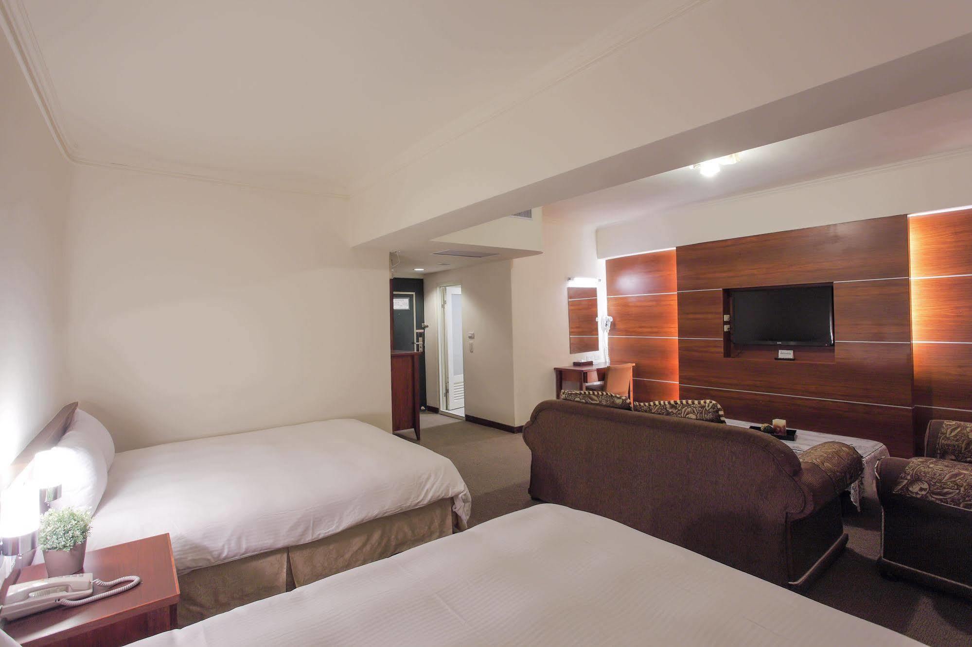 Ful Won Hotel Тайджун Екстериор снимка